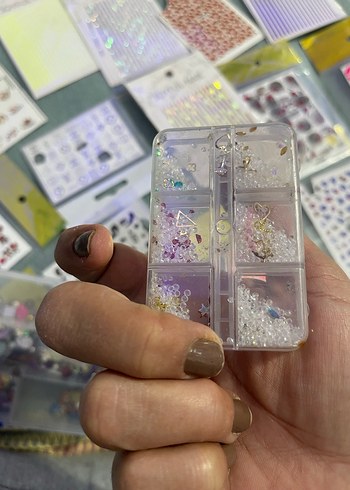 Renkli Deluxe ve Joyful Tırnak Süslemeleri - Görsel 5