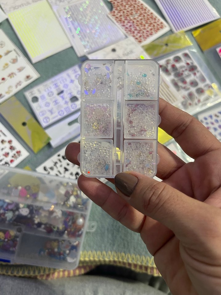 Renkli Deluxe ve Joyful Tırnak Süslemeleri - Görsel 4