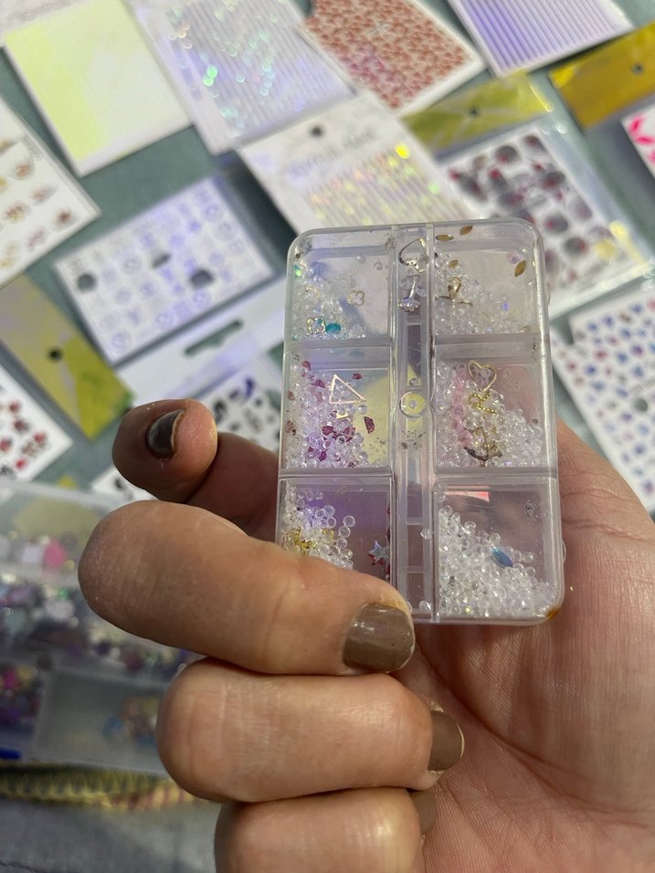 Renkli Deluxe ve Joyful Tırnak Süslemeleri - Görsel 5