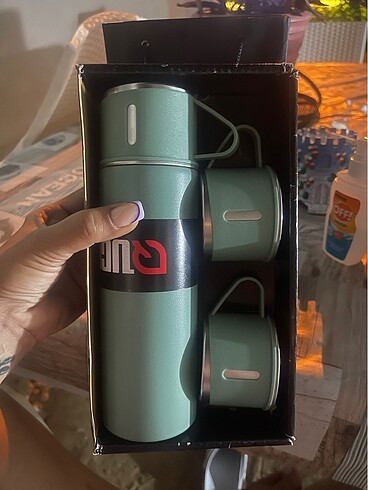 Termos bardaklı