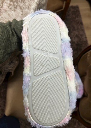 Kızlar için Pastel Renkli Tie-Dye Kürklü Panduf - Görsel 2