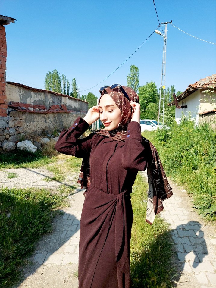 Kahverengi Drapeli Uzun Tesettür Elbise - Görsel 2