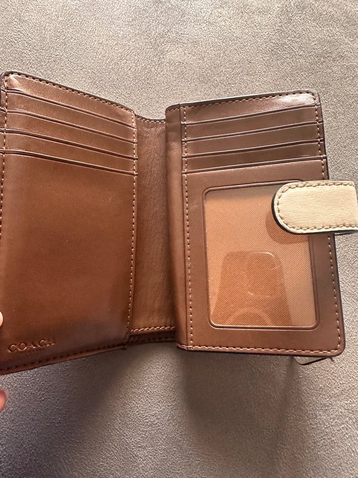 Kahverengi Deri Kadın Cüzdanı coach markalı - Görsel 3