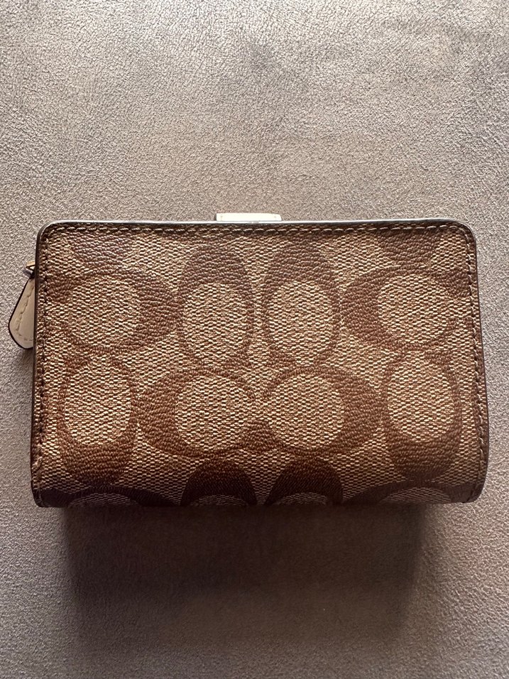 Kahverengi Deri Kadın Cüzdanı coach markalı - Görsel 2