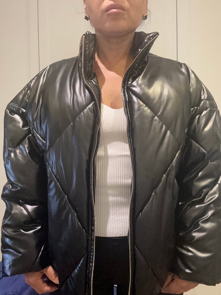Siyah Yüksek Yakalı Deri görünümlü Kadın Kış Ceketi - Görsel 2