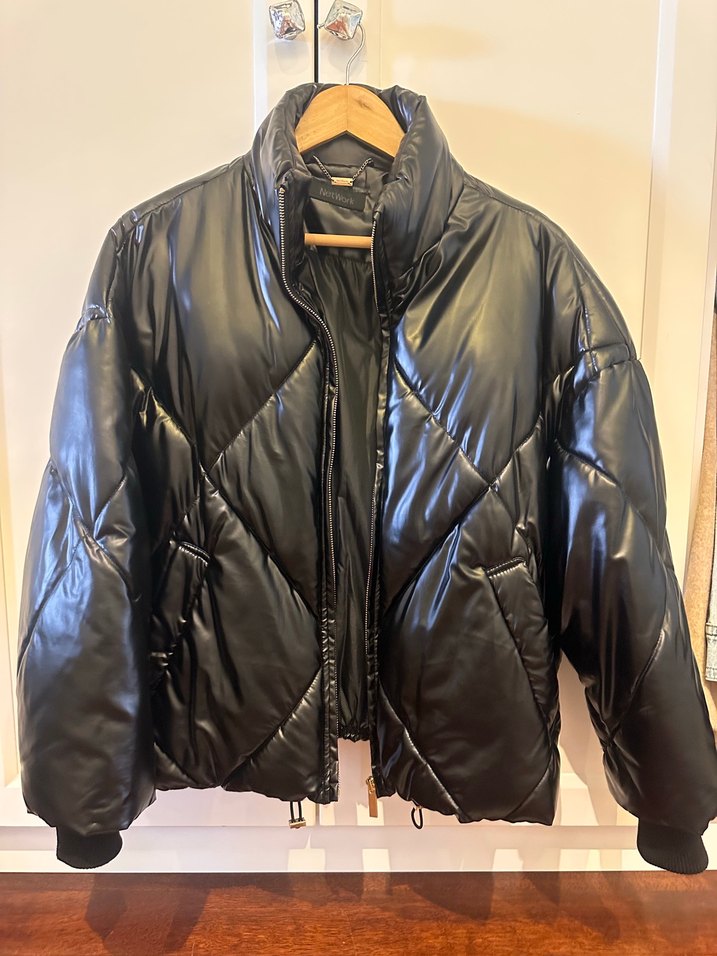 Siyah Yüksek Yakalı Deri görünümlü Kadın Kış Ceketi - Görsel 4