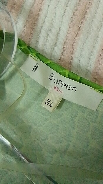 l Beden Saten marka yeşil gömlek