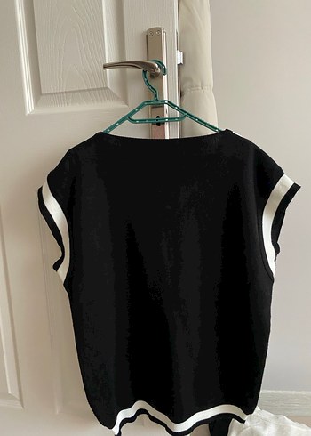 V Yaka Siyah Pamuklu Örgü Süveter - Görsel 2