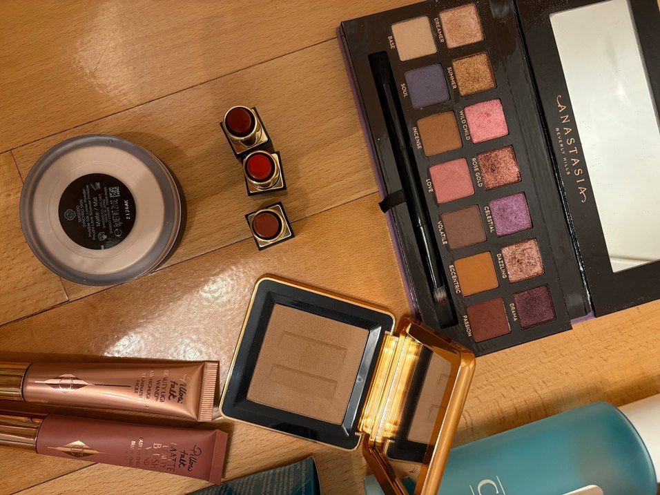 Çeşitli Makyaj ve Cilt Bakım Ürünleri - Görsel 2