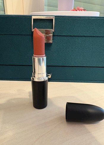 MAC MAC Macximal Matte Lipstick Warm Teddy 669