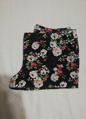 çiçek desenli şort - Görsel 5