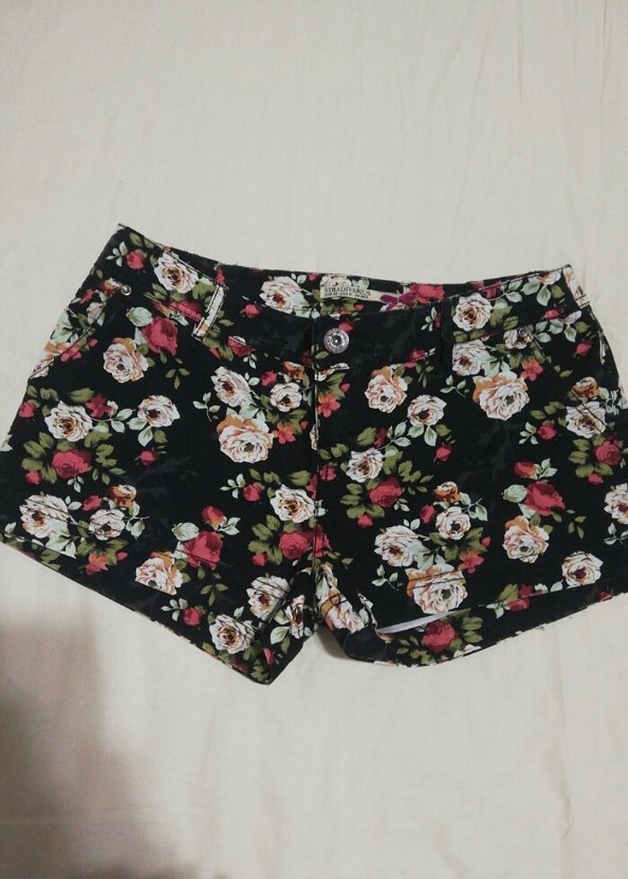 çiçek desenli şort  - Görsel 3