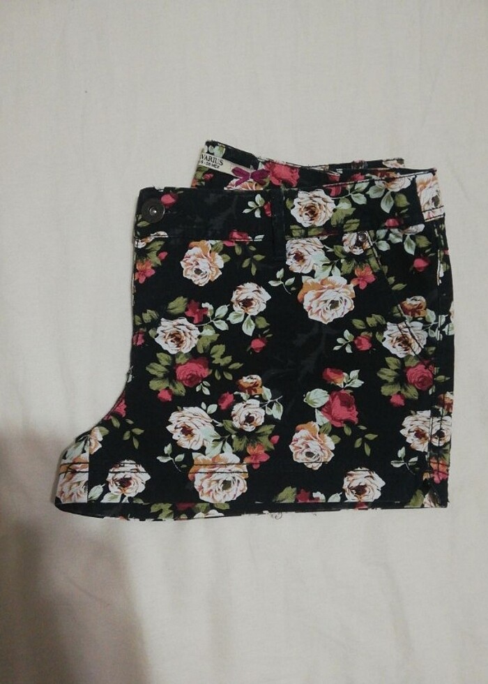 çiçek desenli şort  - Görsel 5