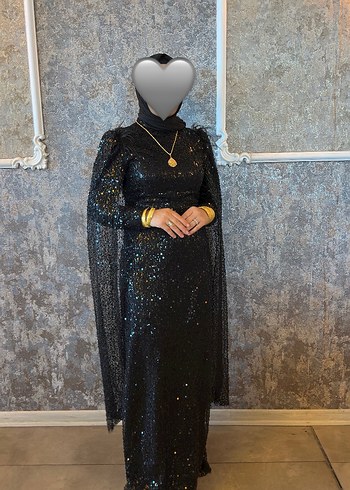 Uzun Siyah Drapeli Gotik Abiye Elbise 3 saat giyildi temiz