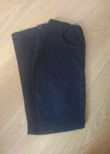 Erkek Çocuk Lacivert Kemerli Denim Pantolon