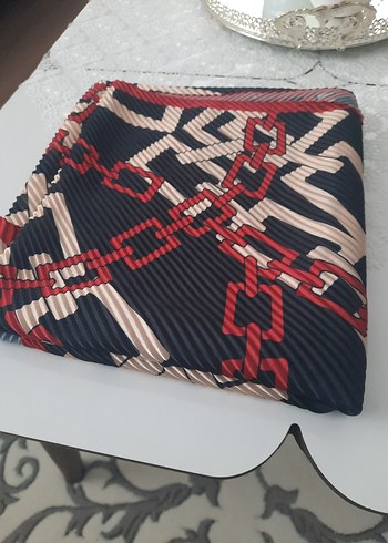 Diğer Zincir Desenli pilise eşarp