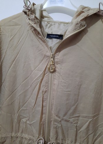 Bej Kapüşonlu Midi Kadın Yağmurluk - Görsel 2