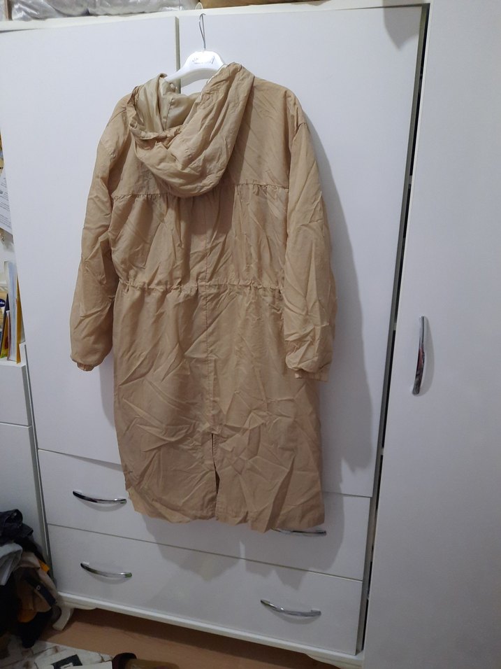 Bej Kapüşonlu Midi Kadın Yağmurluk - Görsel 3