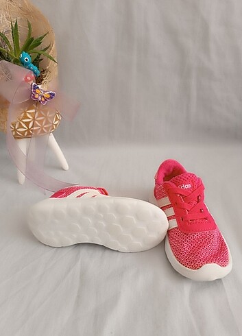 23 Beden Adidas 23 Numara Kız Bebek Ayakkabısı.
