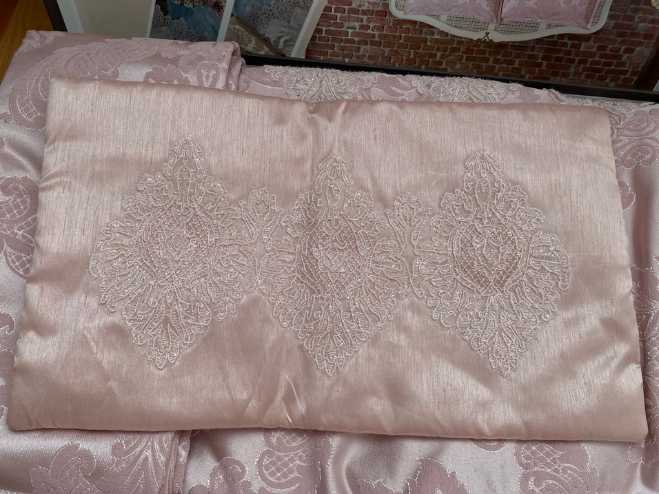 Nakışlı Pudra Pembe Yatak Örtüsü Seti - Görsel 3