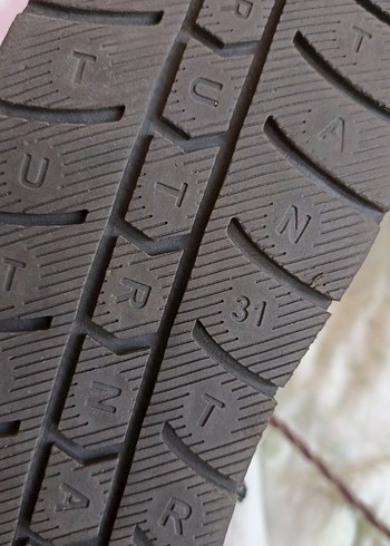 Kahverengi erkek çocuk bot - Görsel 4