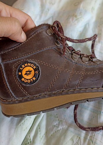 Kahverengi erkek çocuk bot - Görsel 3