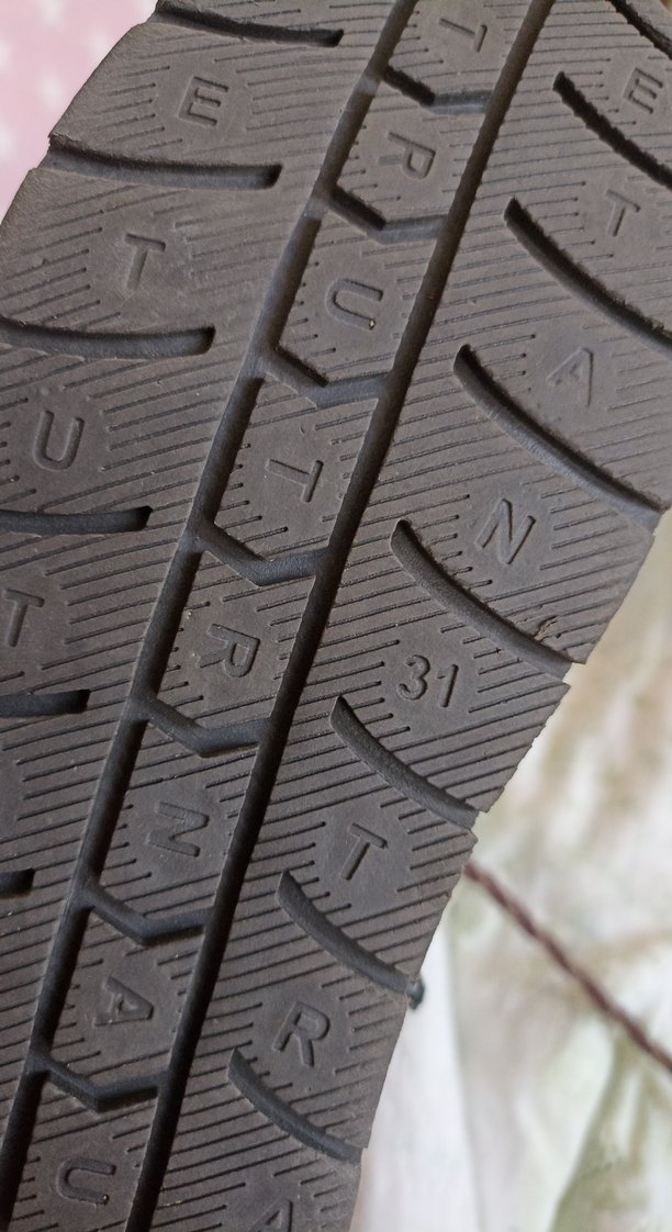 Kahverengi erkek çocuk bot - Görsel 4