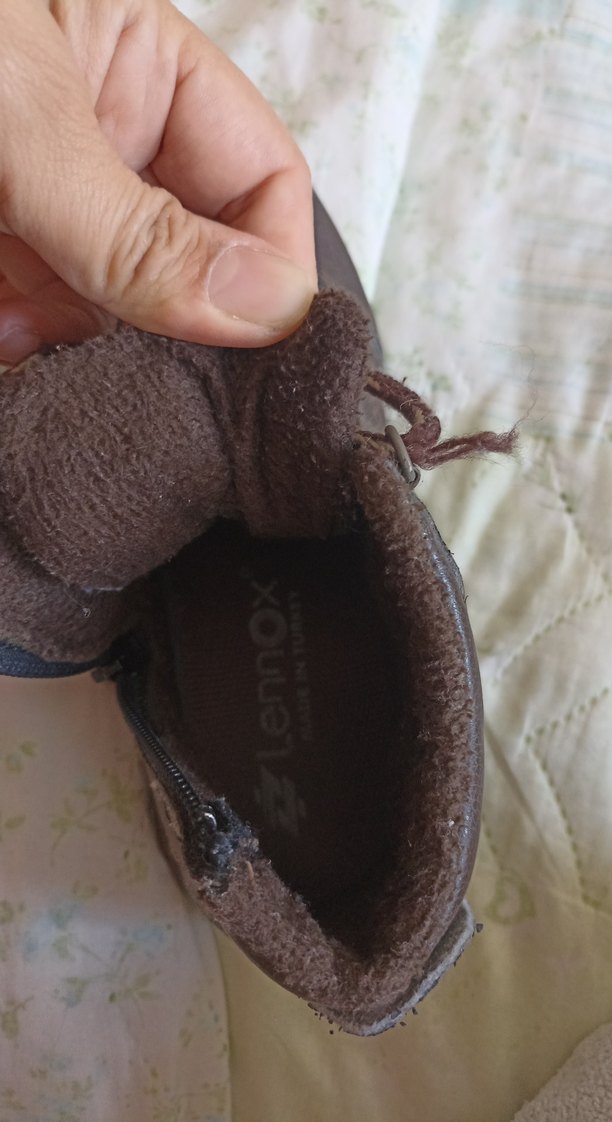 Kahverengi erkek çocuk bot - Görsel 5