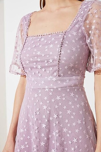 Zara Yıldız ve Tül Detaylı Lila Elbise