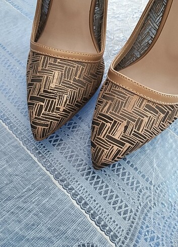 37 Beden Stiletto