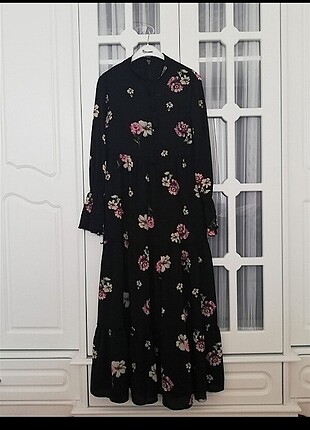 Çiçekli elbise 