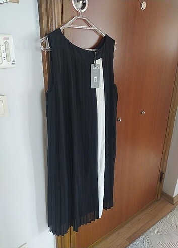 Siyah beyaz elbise 