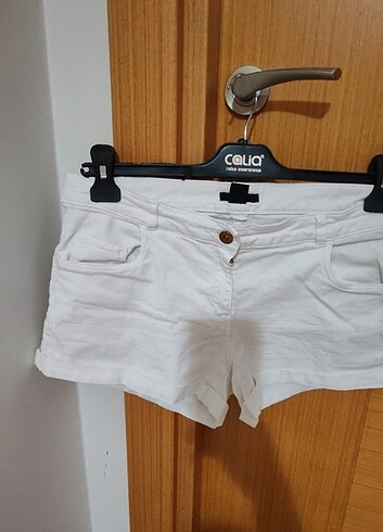 H&m marka 40 beden kısa şort