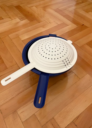 Larcivert beyaz TupperWare süzgeç - Görsel 3
