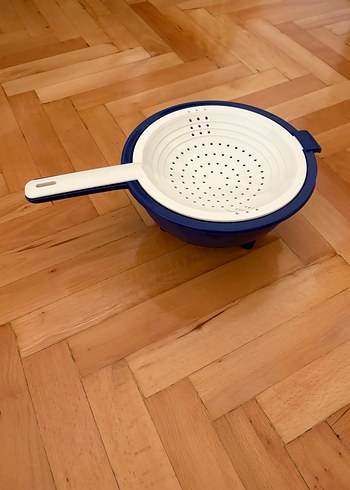 Larcivert beyaz TupperWare süzgeç - Görsel 2