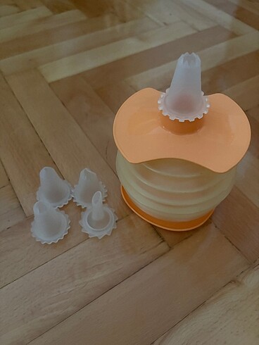 Tupperware akordiyon pasta süsleme kabı