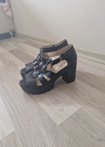 Diğer Diger Siyah Kadın Platform Topuklu Sandalet