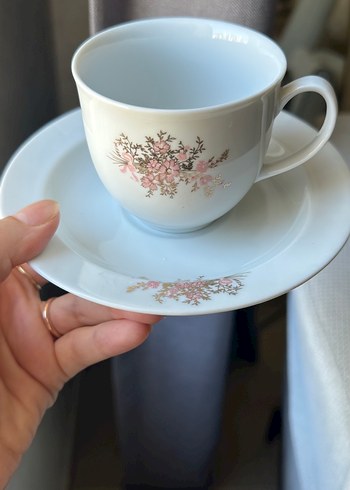 Pastel Renkli Beyaz Çiçek Desenli Porselen Fincan Takımı