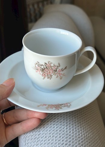Beden Pastel Renkli Beyaz Çiçek Desenli Porselen Fincan Takımı