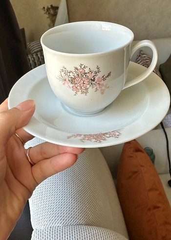 Kütahya Porselen Pastel Renkli Beyaz Çiçek Desenli Porselen Fincan Takımı