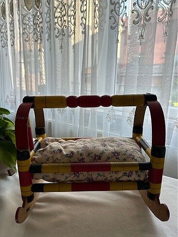 Ahşap beşik