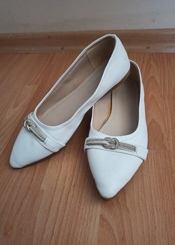 Beyaz Tokalı Kadın Blok Topuklu Babet - Görsel 3