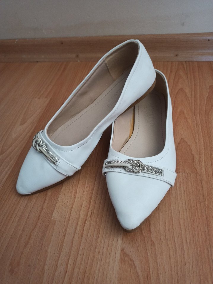 Beyaz Tokalı Kadın Blok Topuklu Babet - Görsel 3