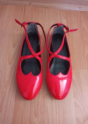 Kırmızı Rugan Stiletto Tokalı Kadın Ayakkabı - Görsel 2