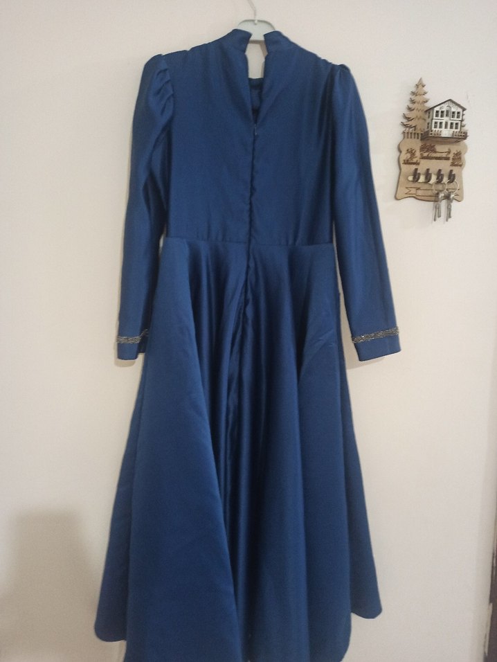 Uzun Kollu Mavi İşlemeli Abiye Elbise - Görsel 5