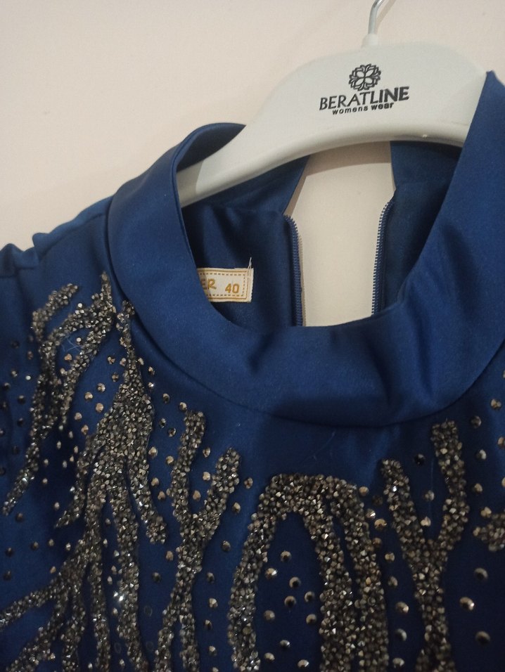 Uzun Kollu Mavi İşlemeli Abiye Elbise - Görsel 4