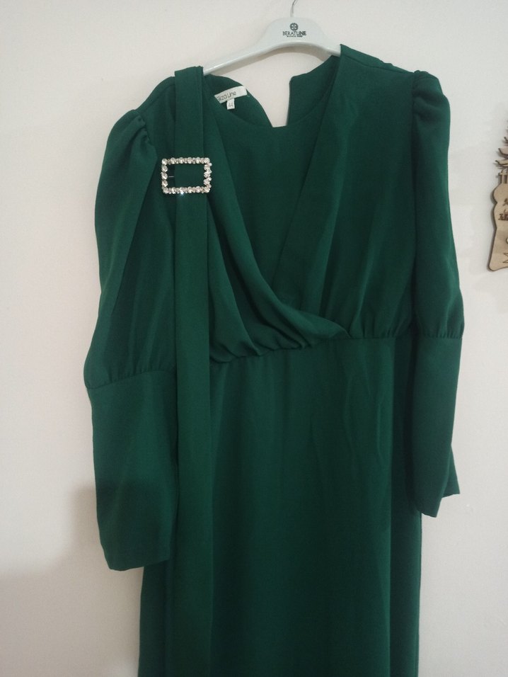 Uzun Kollu Yeşil Drapeli Kadın Elbise - Görsel 2