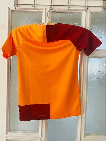 7 Yaş Beden Orijinal Nike forma 6-8 yaş