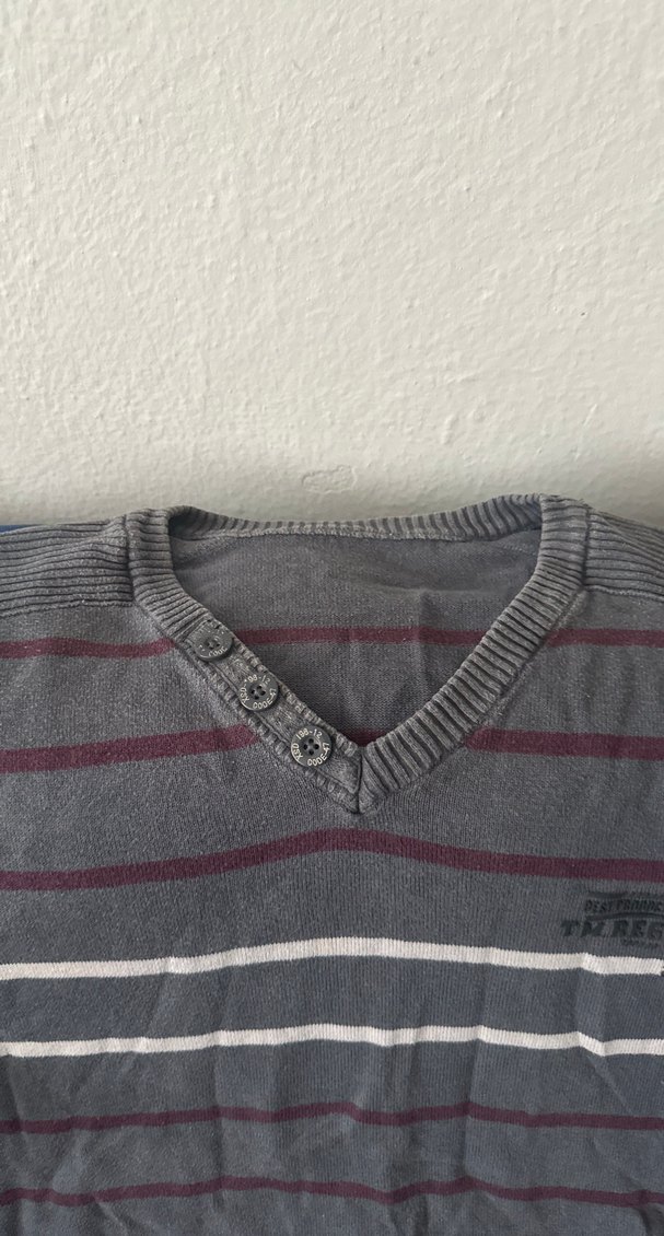 Gri V Yaka Erkek Triko Kazak - Görsel 4