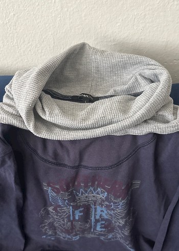 Gri Yüksek Yakalı Uzun Kollu Baskılı Sweatshirt - Görsel 4